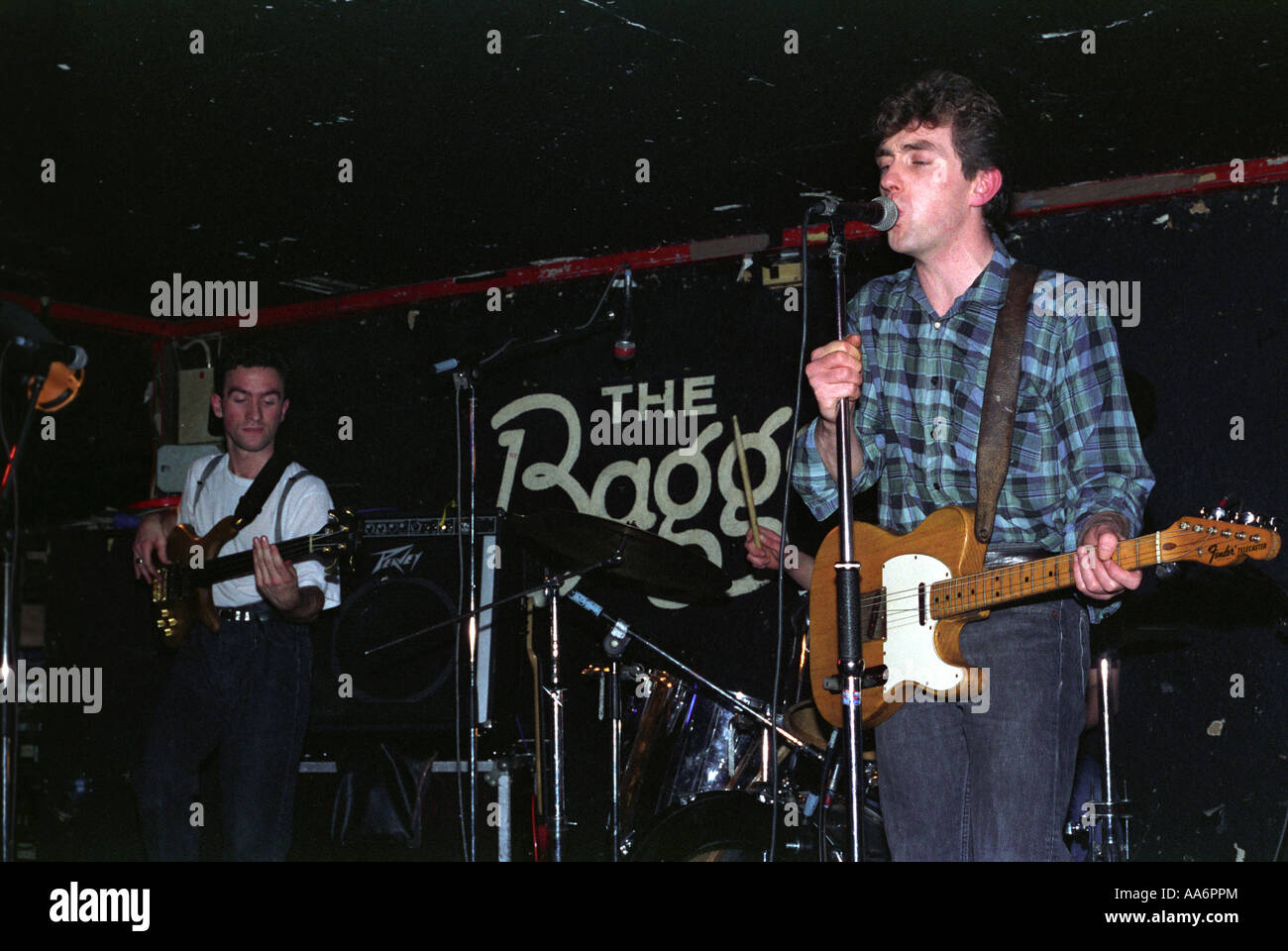 Paul Cleary und die partizans Ausführen am Baggot Inn Dublin 1989 Stockfoto