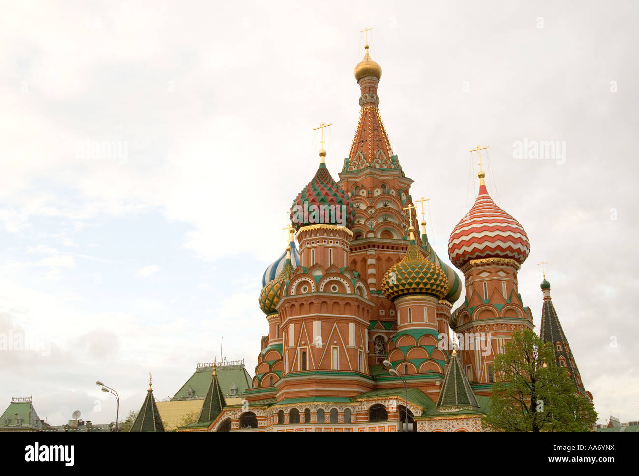 Kathedrale des Schutzes der Allerheiligsten Gottesgebärerin auf dem Graben (Собор Покрова пресвятой Богородицы, что на Рву) auf dem Roten Platz Stockfoto