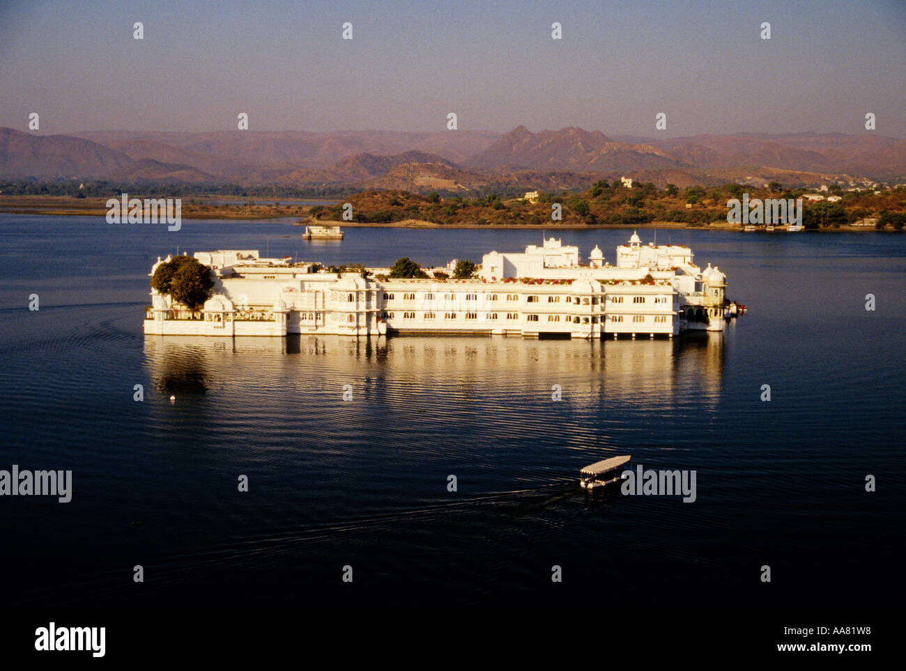 Udaipurs Lake Palace Hotel (ehemals Jag Niwas Palace) auf See Piccola (Pichola) Stockfoto