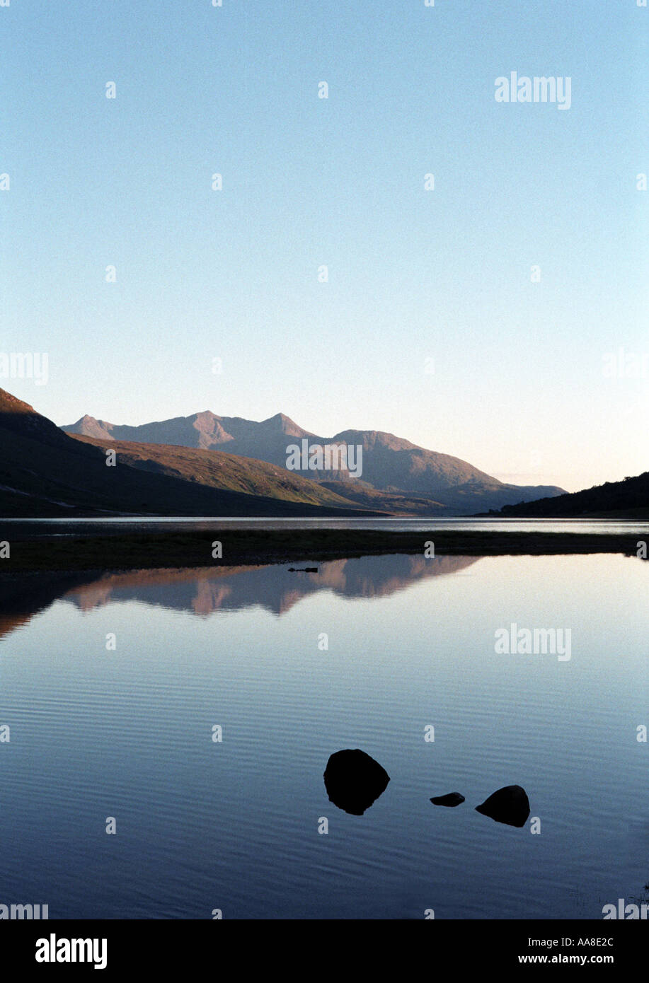 Kristallklare Atmosphäre auf Loch Etive in der großen Glenn-Scotland Stockfoto