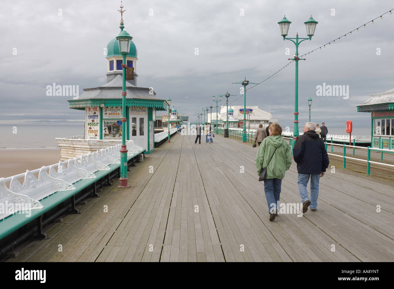 Spaziergang am Nord-Pier Blackpool Lancashire England Europa Stockfoto