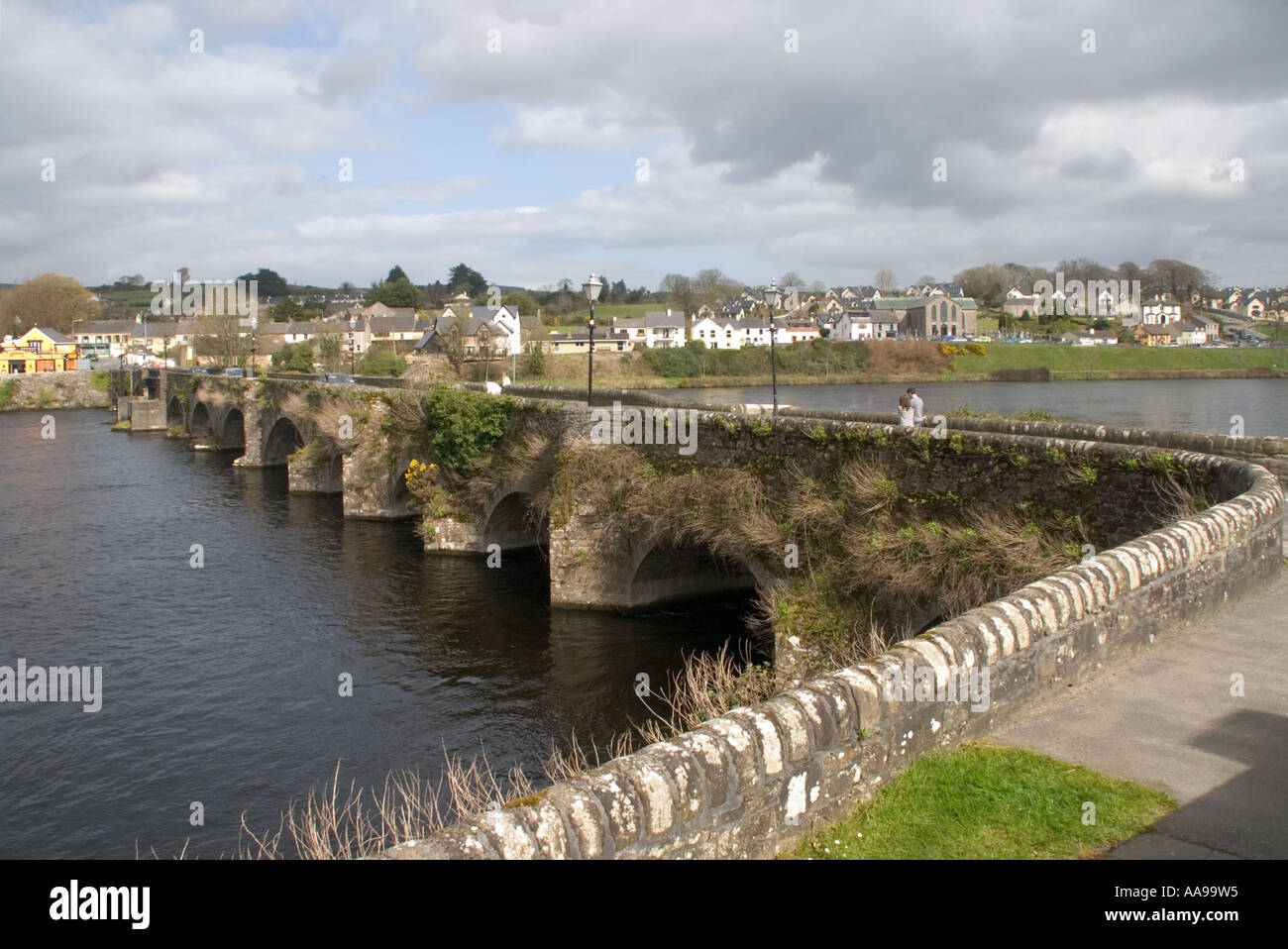 Brücke über den Fluss Shannon von Killaloe in Co Clare nach Ballina in Co Tipperary, Irland Stockfoto