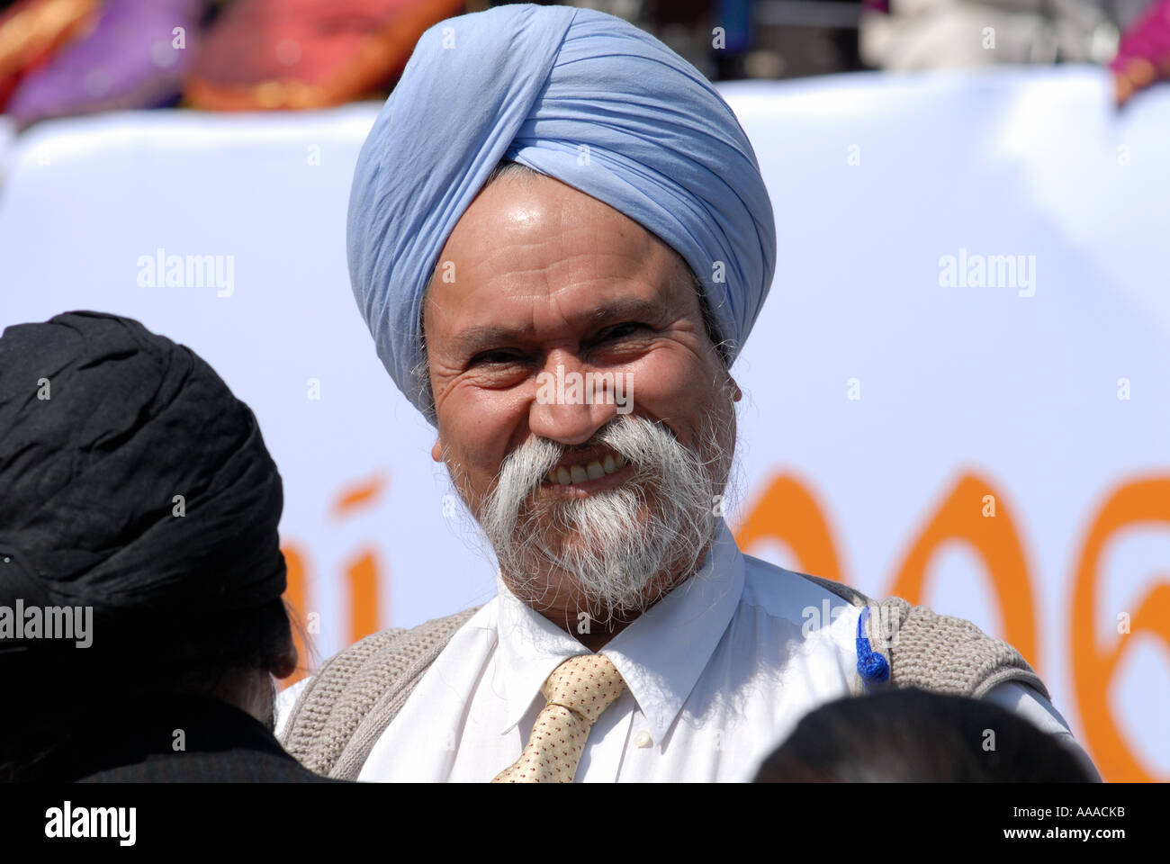 Sikh Mann lächelnd Stockfoto