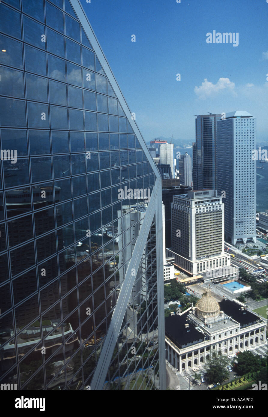 Die Reflexion des kommerziellen Gebilde in zentral von der Bank of China Gebäude Hong Kong Stockfoto
