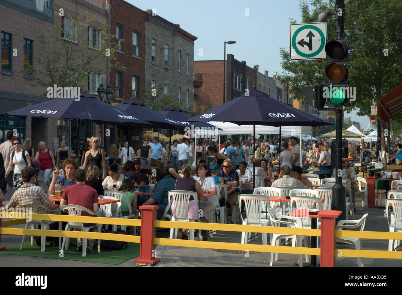 Terrasse am Mont Royal Street während der Nuit Blanche Festival Montreal Quebec Kanada Juni 2005 Stockfoto