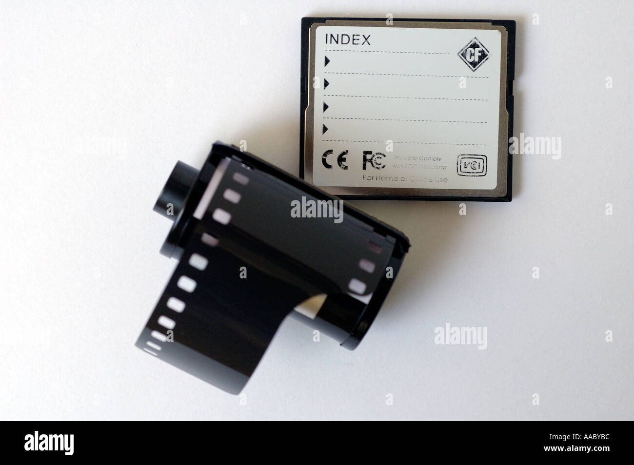 35mm Film neben digitalen Speicherkarte Compact Flash Stockfoto