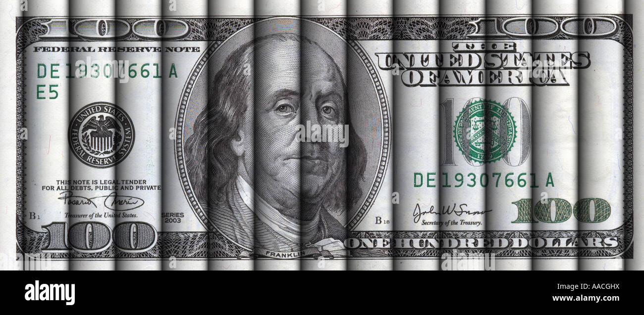 Rollen von hundert-Dollar-Scheine ausgerichtet anzeigen einen hundert-Dollar-Schein Stockfoto