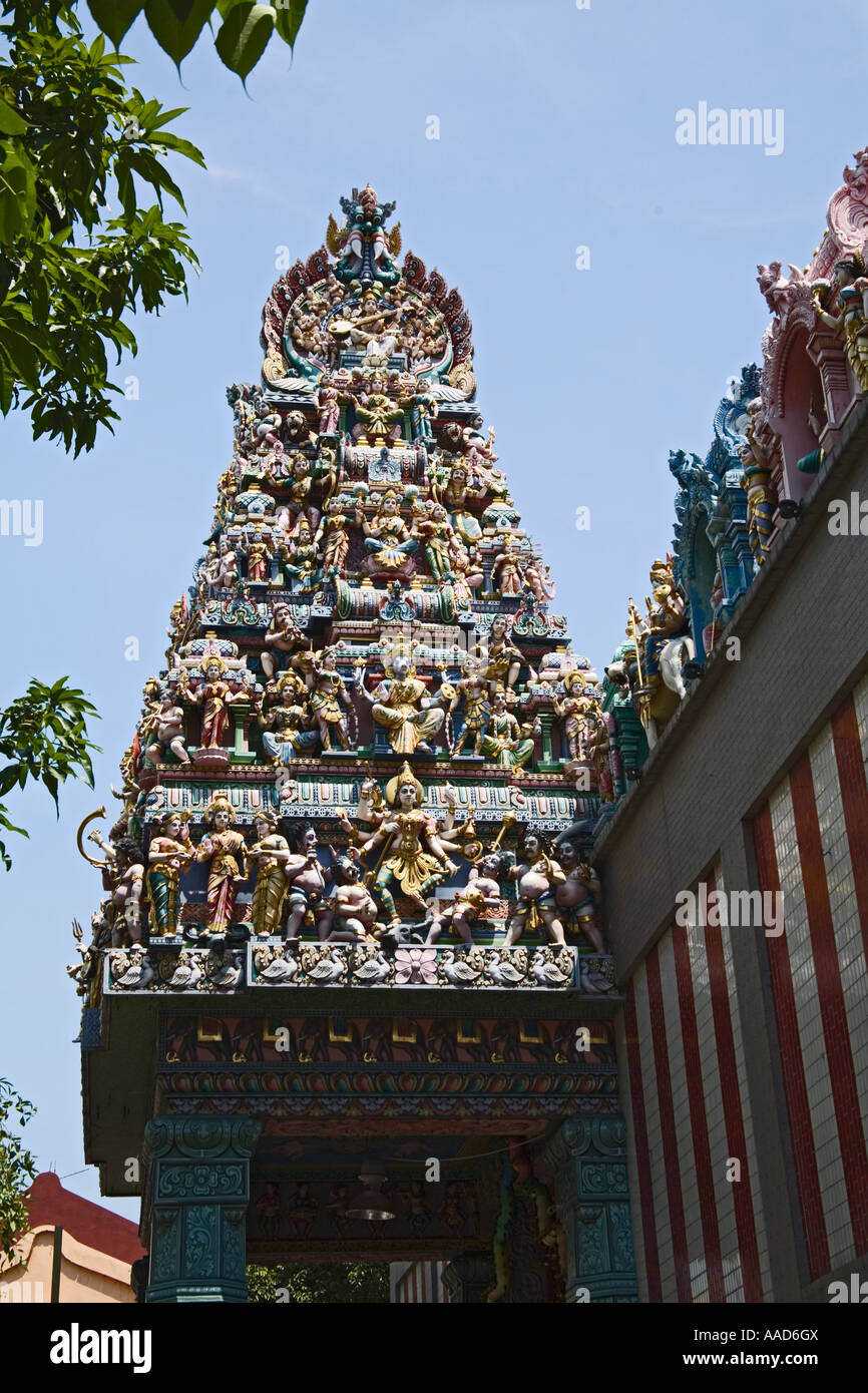 Singapur Asien kann die kunstvolle Dekoration der Gopuram der Tempel Sri Veeramakaliamman Stockfoto