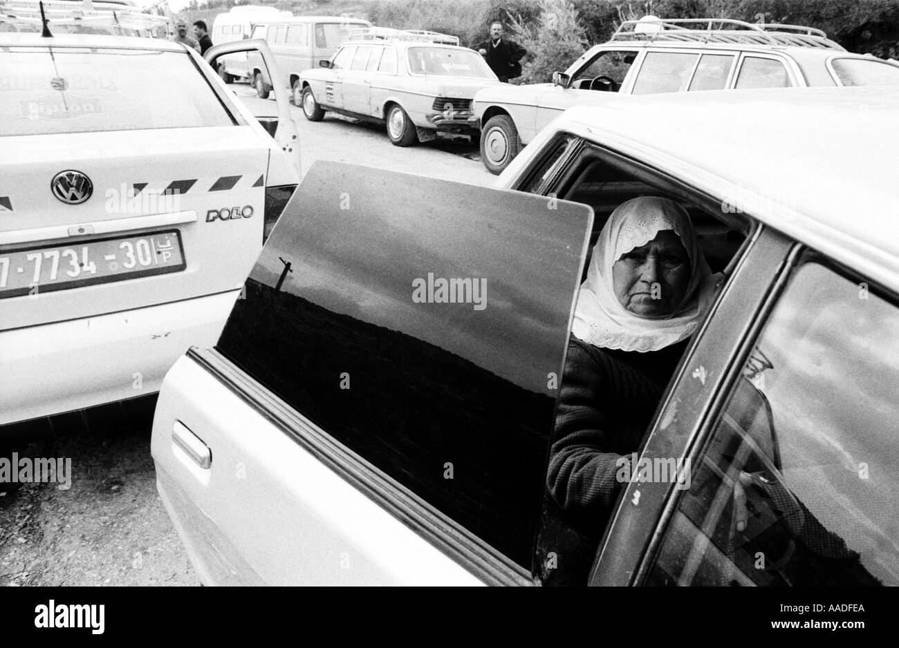 Eine Palästinenserin in einem Auto Westjordanland Israel Stockfoto