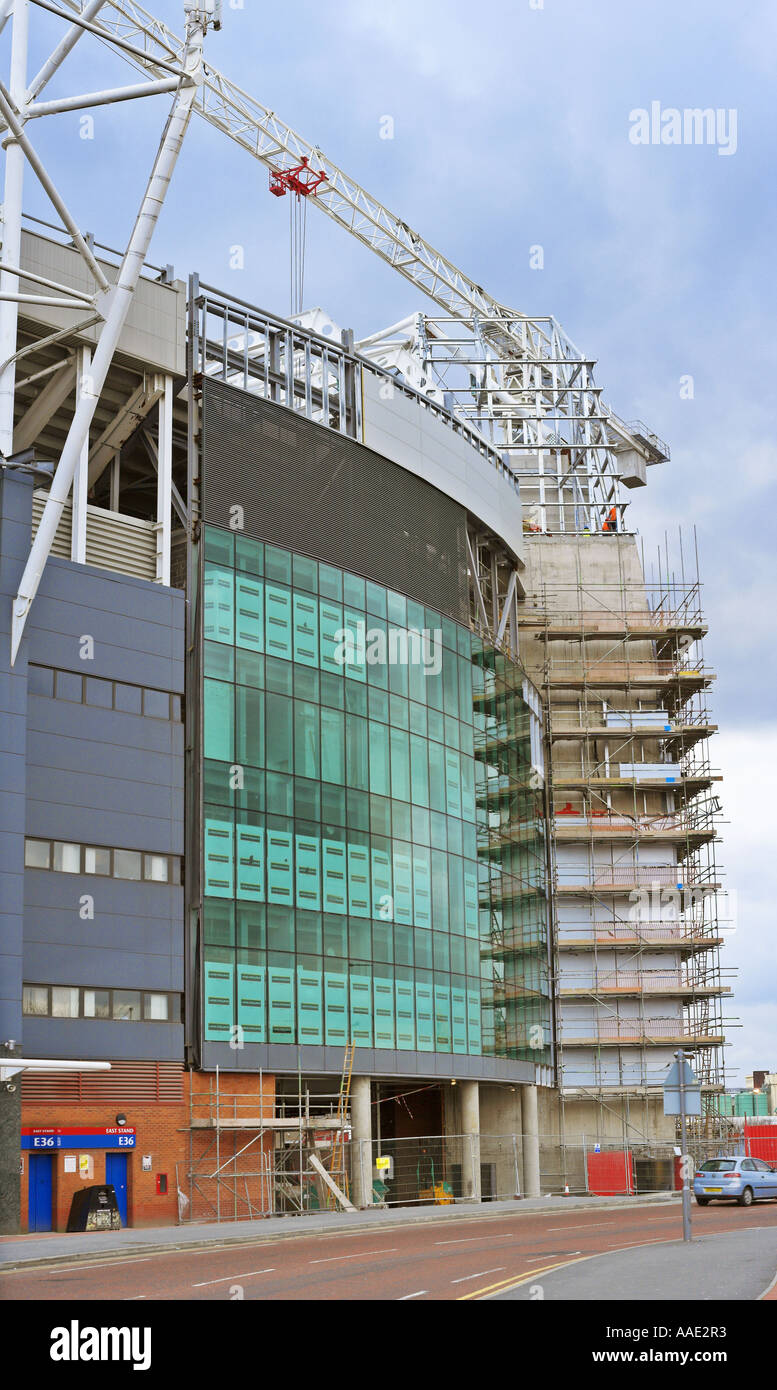 Bauarbeiten zur Erhöhung der Kapazität im Old Trafford Football Ground Stockfoto