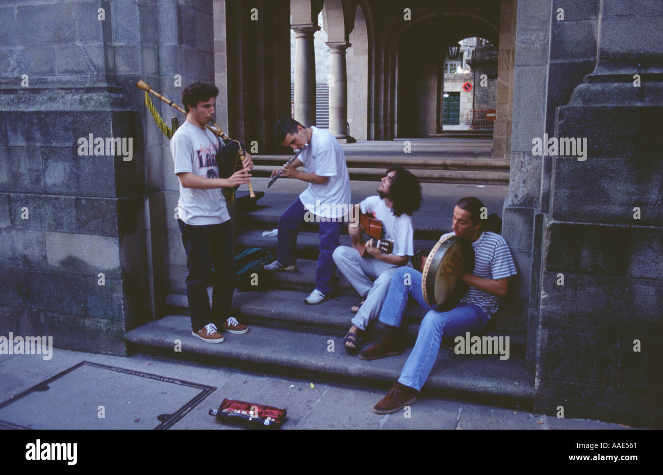 Straßenmusiker spielen in Santiago De Compostela Galizien Spanien Stockfoto