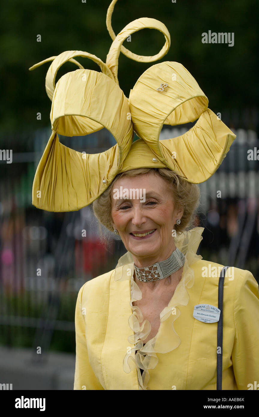 Extravagante Hüte in Royal Ascot Stockfoto