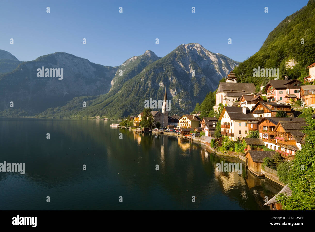 Hallstatt mit Evangelische Christuskirche und die katholische Pfarrkirche See Hallstatt Salzkammergut Österreich Oberösterreich Stockfoto