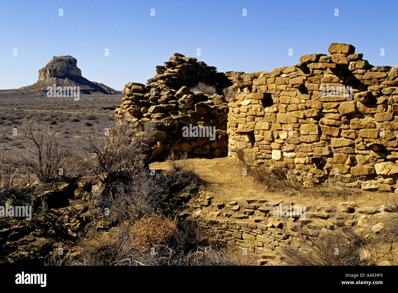 Una Vida Fajada Butte ist ein wichtiger Meilenstein im Chaco Kultur National Historical Park, Chaco Canyon, New Mexico, Vereinigte Staaten Stockfoto
