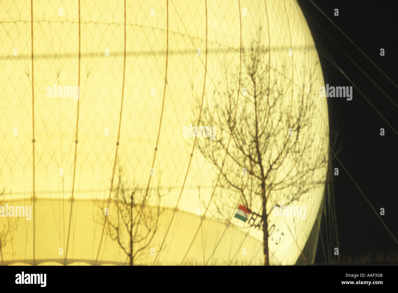 Budapest: Heißluftballon in der Nacht Stockfoto