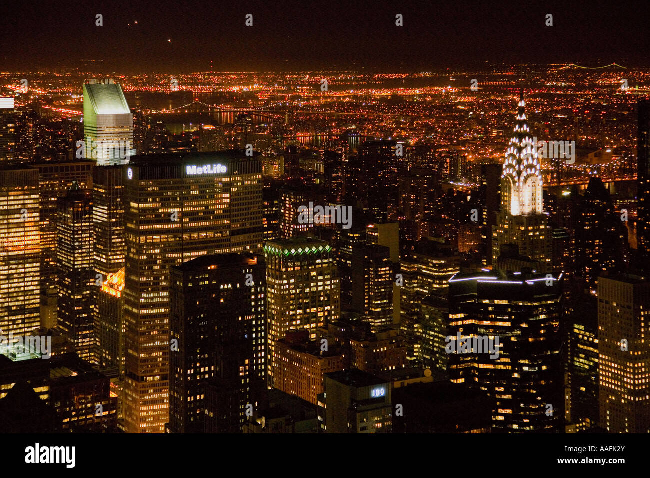 Nacht Viewlooking Süd-Ost von Spitze des Empire State Building New York NYC USA Vereinigte Staaten von Amerika Stockfoto