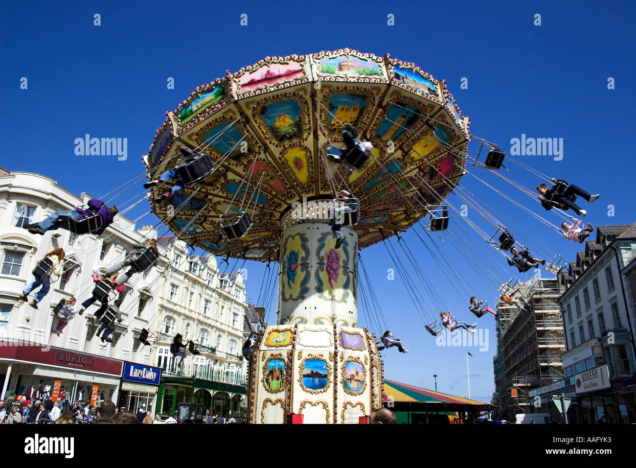 Kettenkarusselle Maifeiertag Llandudno North Wales Großbritannien Stockfoto