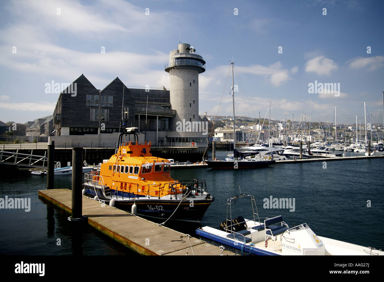 Falmouth Maritime Museum und RNLI-Rettungsboot Stockfoto