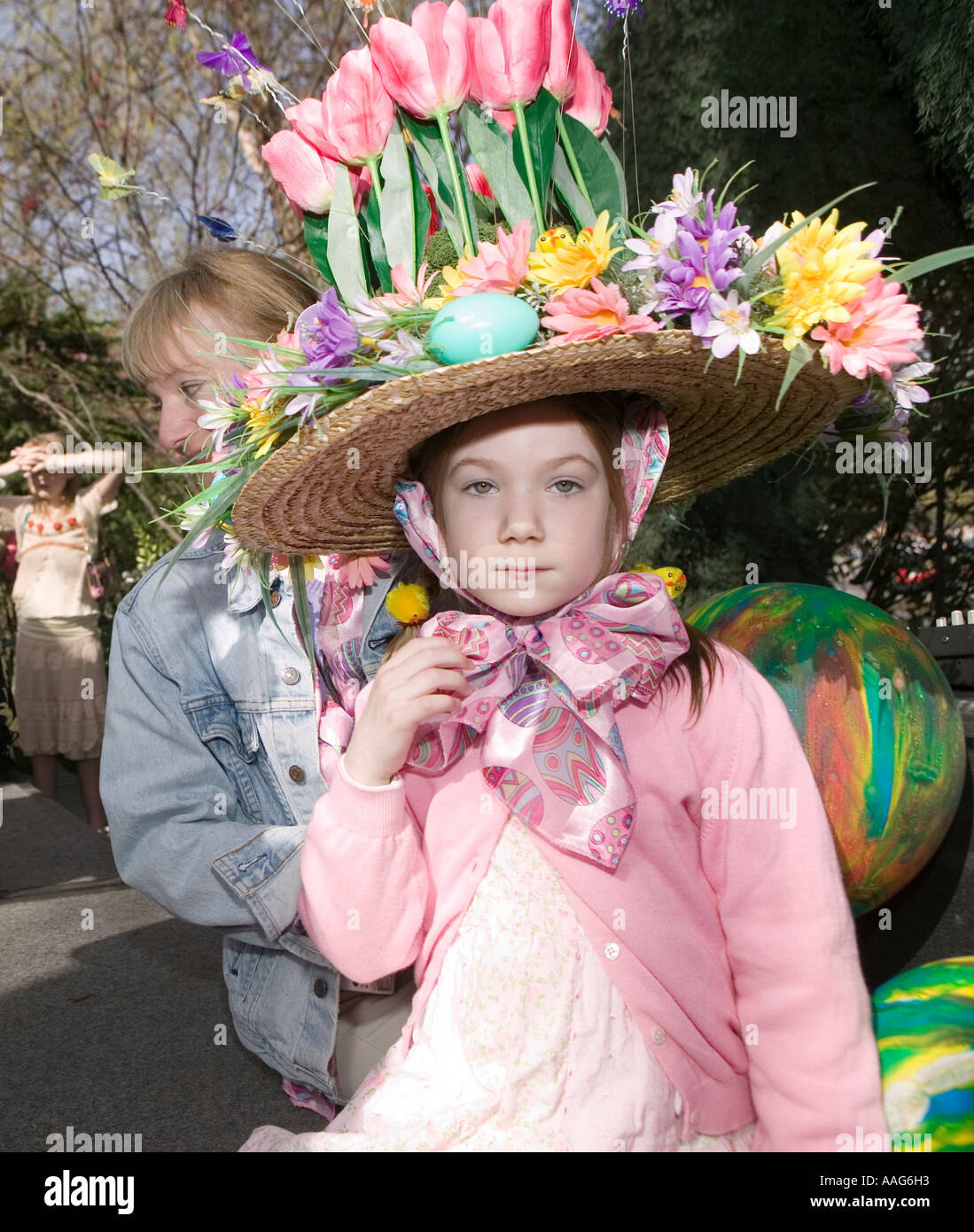 Kandidat in der Oster Bonnet-Wettbewerb in der Taverne auf der Park im Central Park in New York City USA April 2006 Stockfoto