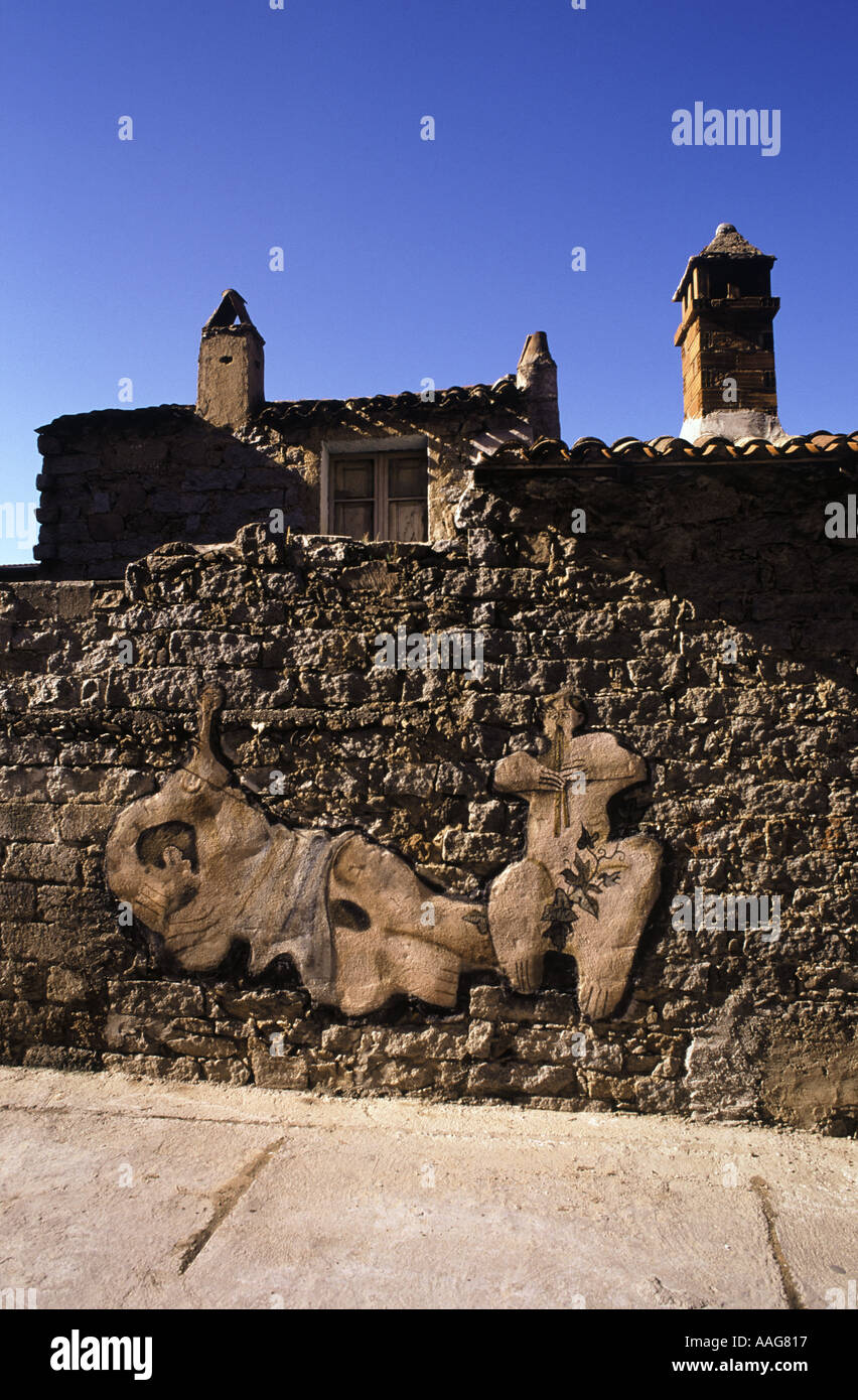 Ein Wandbild in Orgosolo in den Bergen von Sardinien Stockfoto