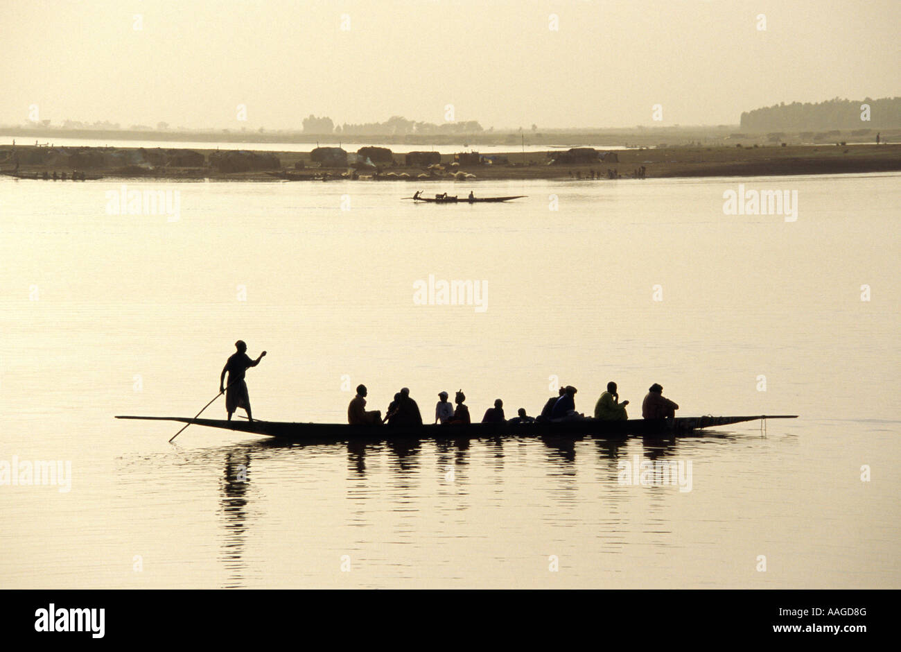 Bootsfahrt auf dem Niger - Mopti, MALI Stockfoto