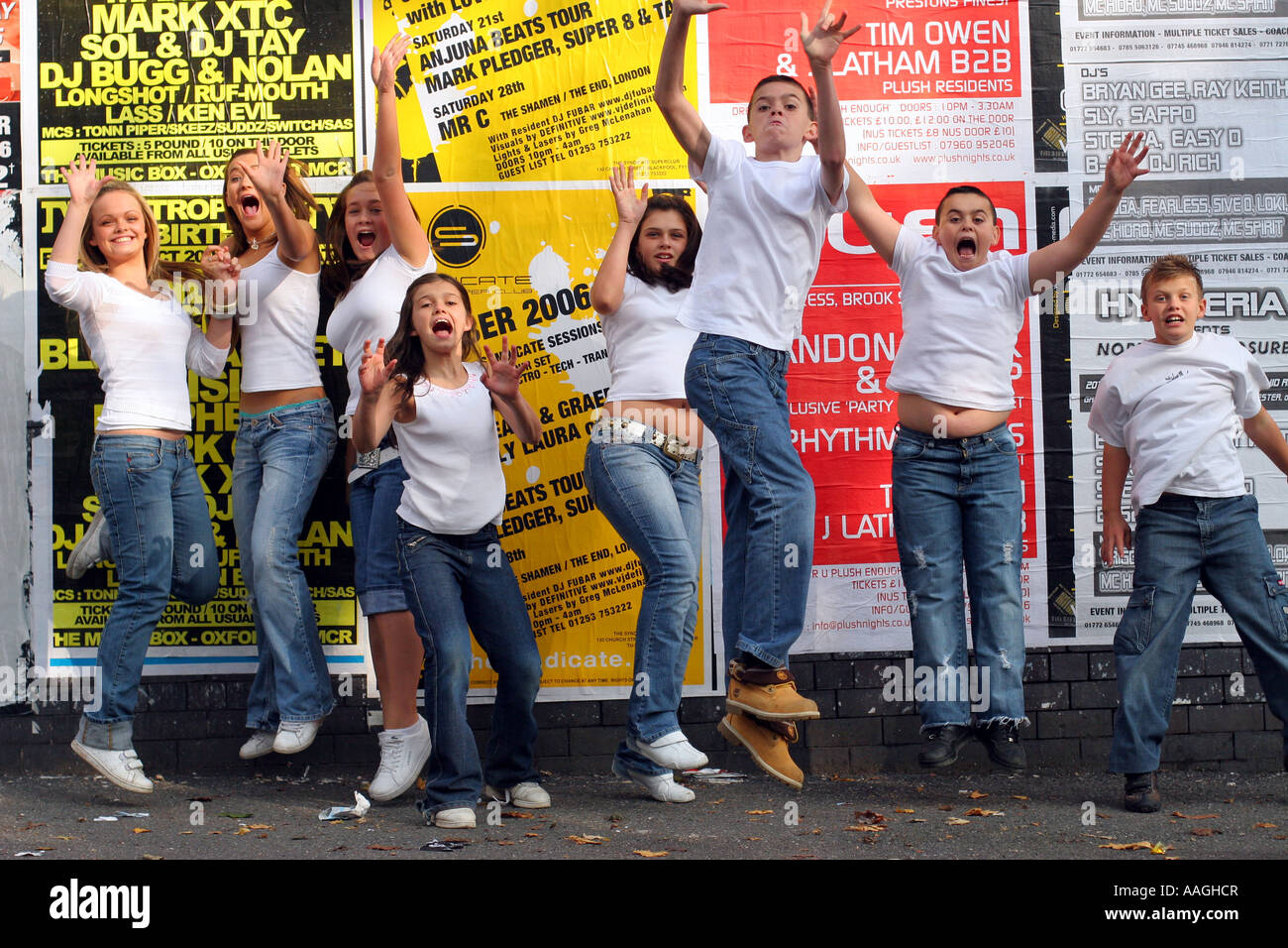 "Keine Bestellung Cousins, Sam, Jack, Harriet, Francesca, Georgena, Natalie, Holly, Chris, Oktober 2006" Stockfoto