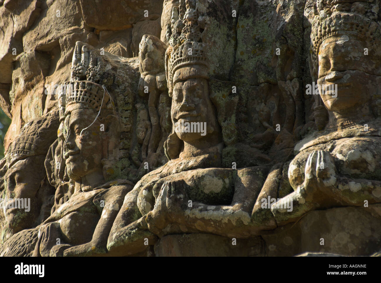 Kambodscha Siem Reap Provinz Tempeln von Angkor Archäologische Park Ta Prohm Tempel Stein statuarischen menschliche Gesichter Stockfoto