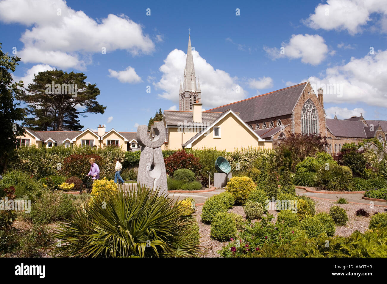Irland County Kerry Tralee St Johns katholische Kirche von Tralee Park sensorische Garten Stockfoto