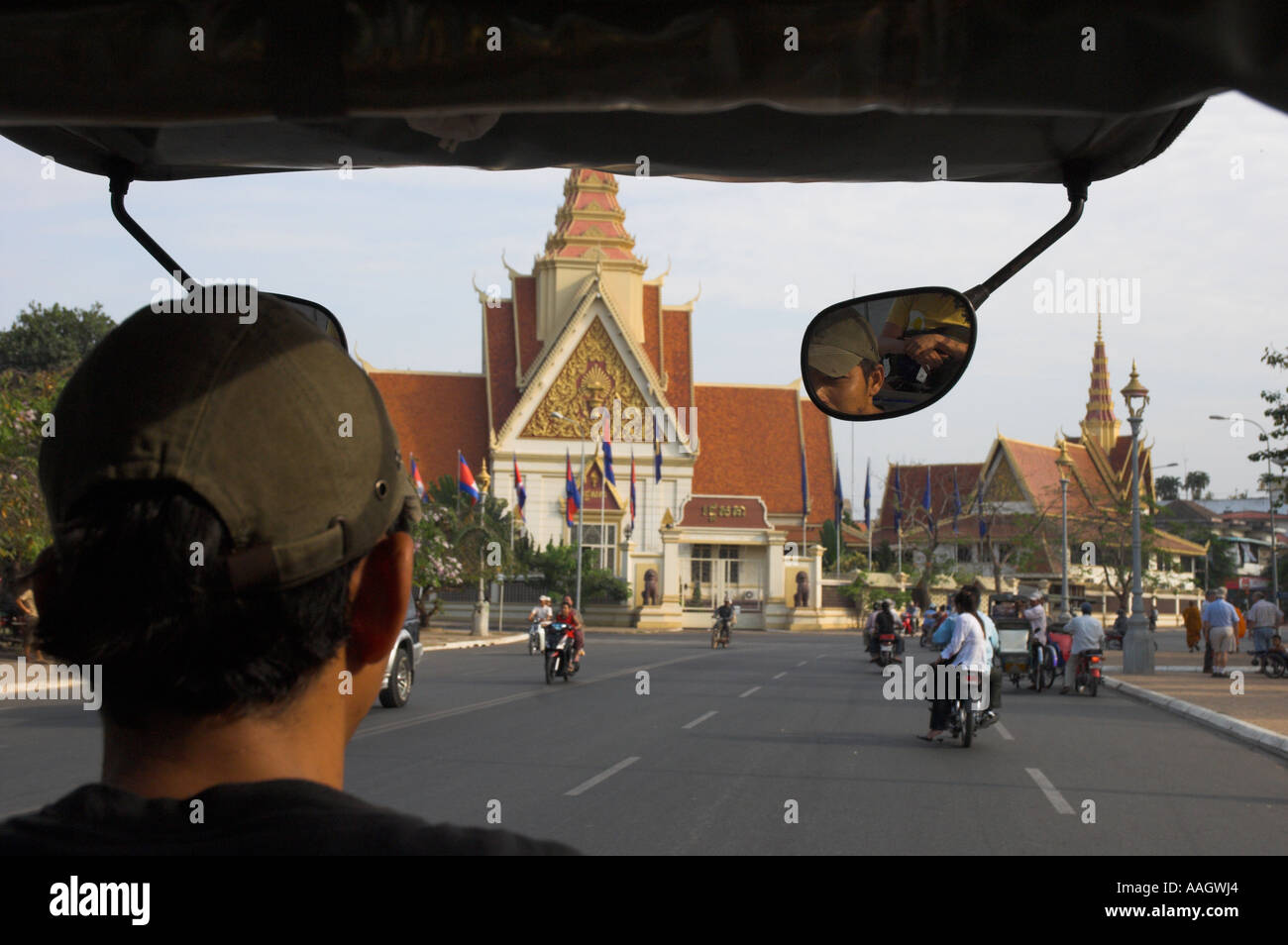 Kambodscha Phnom Penh Nationalversammlung von einer Rikscha fahren Pass gesehen Stockfoto