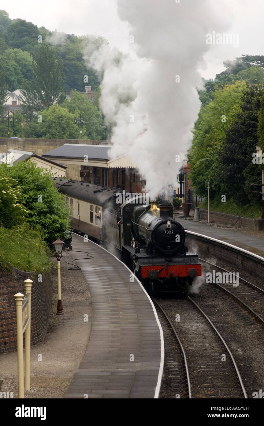 Steam Train Station restauriert voll Messgerät Dampfeisenbahn Llangollen Denbighshire Nord-Wales UK verlassen Stockfoto