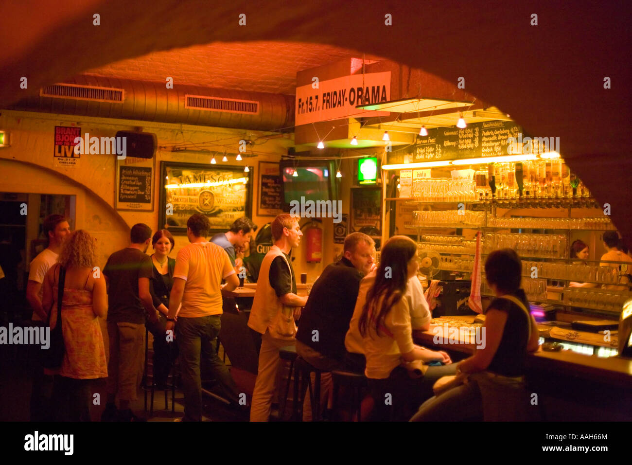 Bar frauen kennenlernen wien
