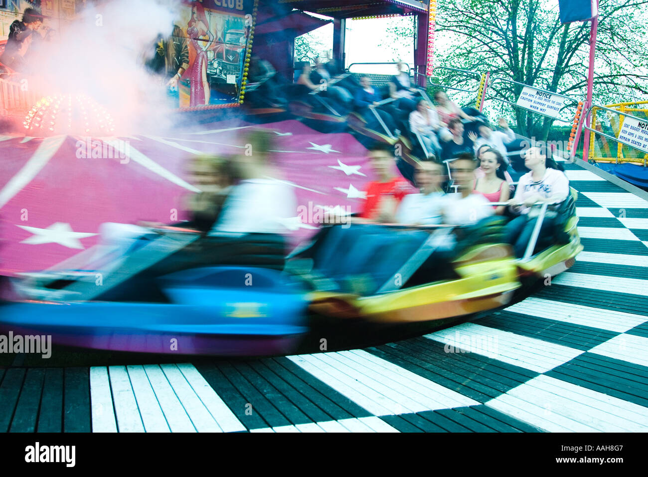 eine Fahrt auf der Kirmes in Bardwell in Suffolk Stockfoto