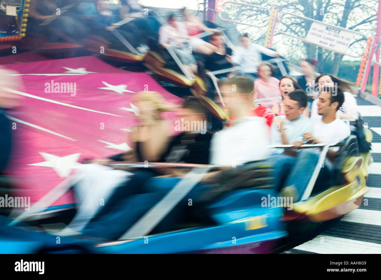 eine Fahrt auf der Kirmes in Bardwell in Suffolk Stockfoto