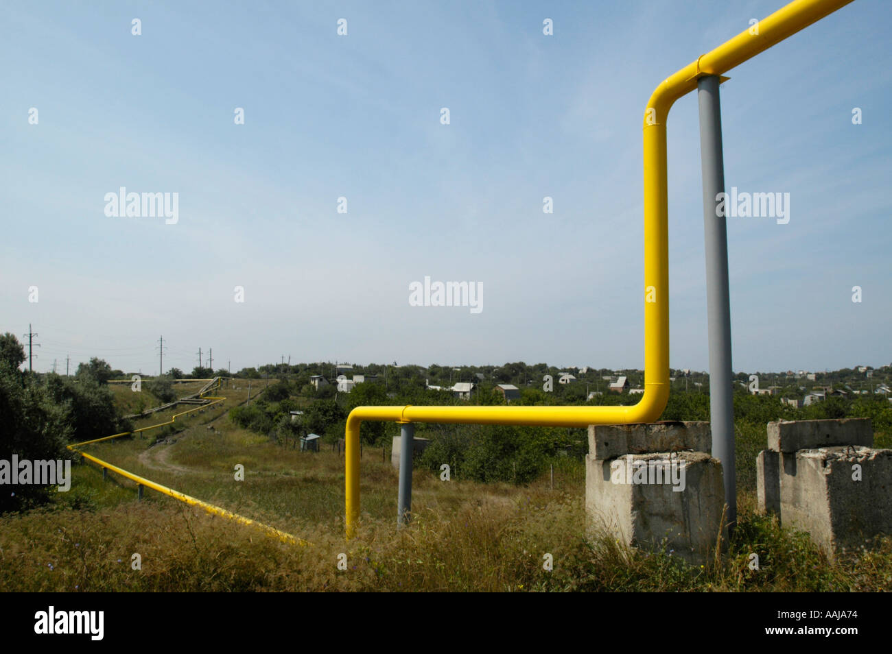 Krim, Scolkine, gelbe Gasleitungen Stockfoto