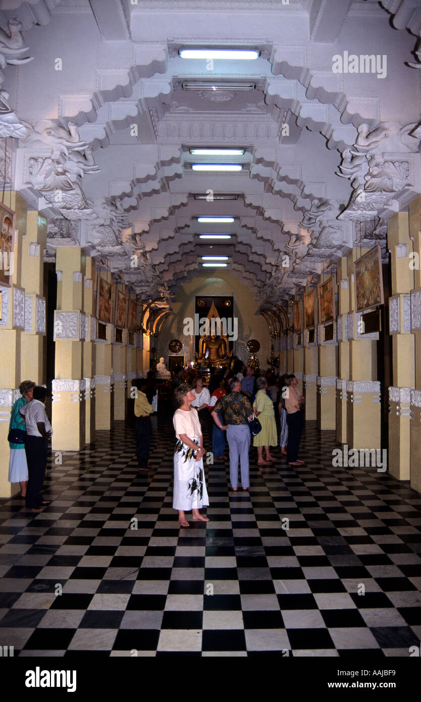 Im Inneren des Tempels des Zahnes, Kandy, Sri Lanka Stockfoto