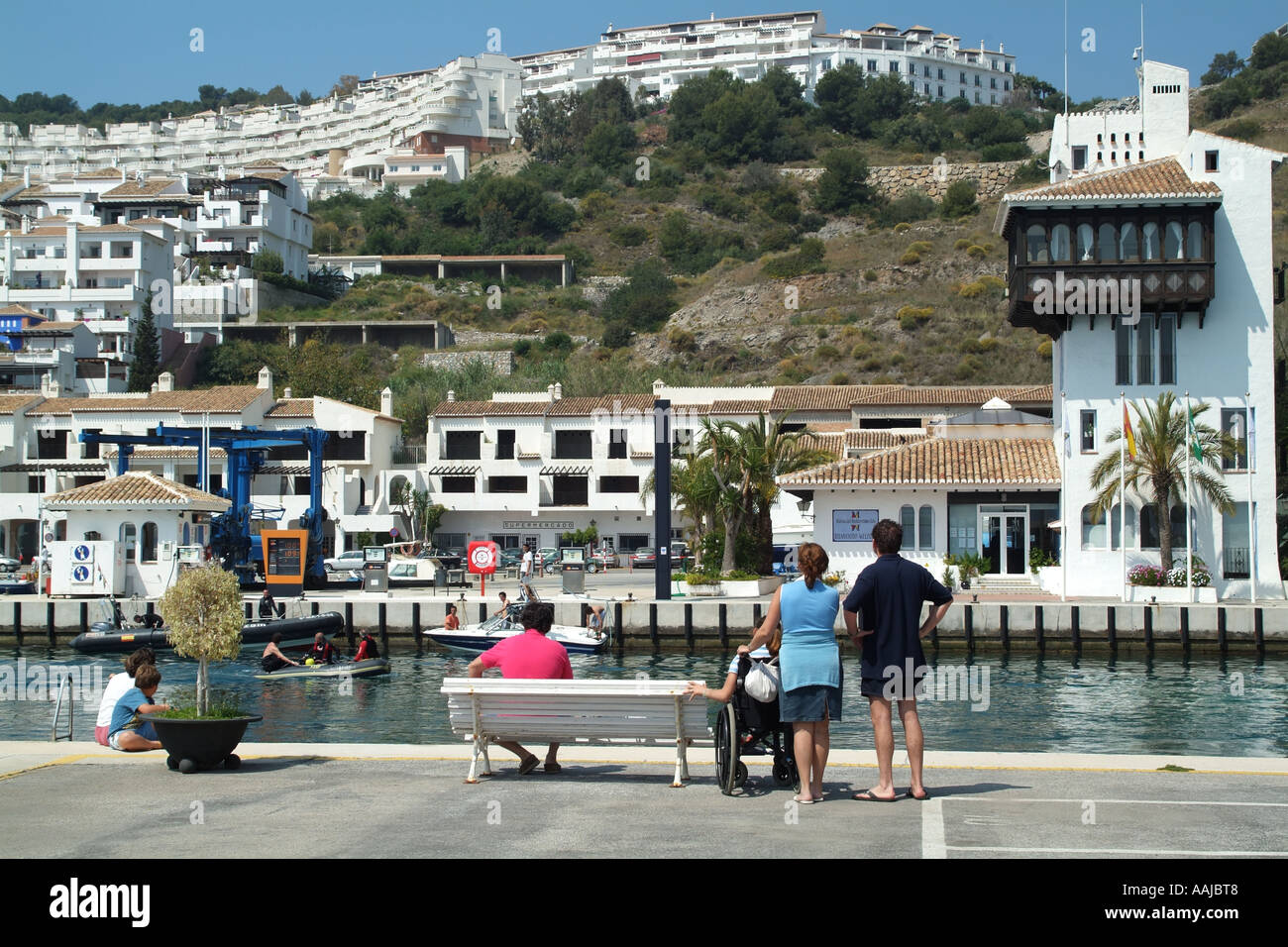 Marina del Este in Almunecar an der Costa Tropical Spanien Südeuropa. Marina-Kontrolle und Kraftstoff-Punkt Stockfoto