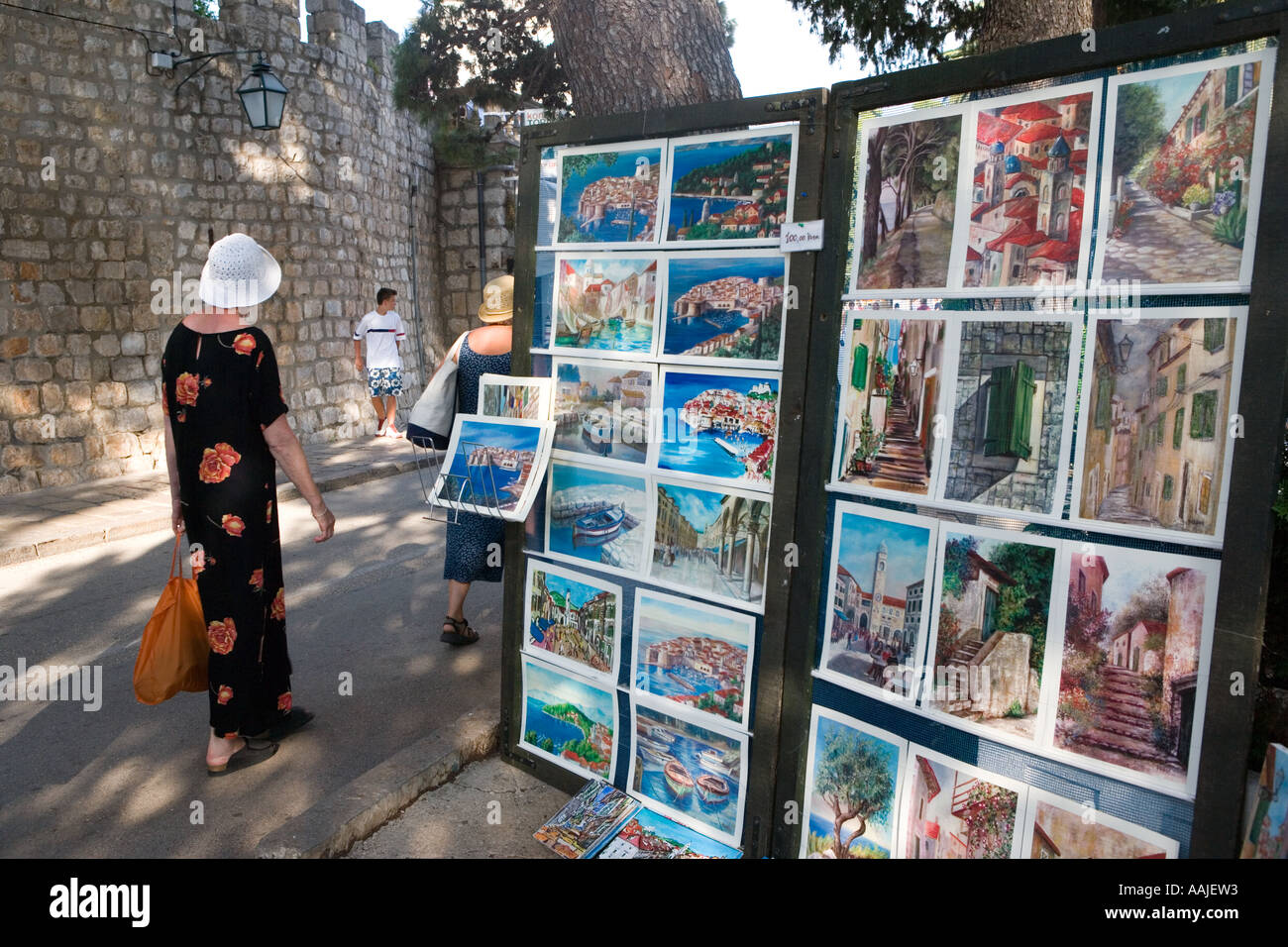 Poster und Bilder der Künstler zum Verkauf in Cavtat Kroatien Stockfoto