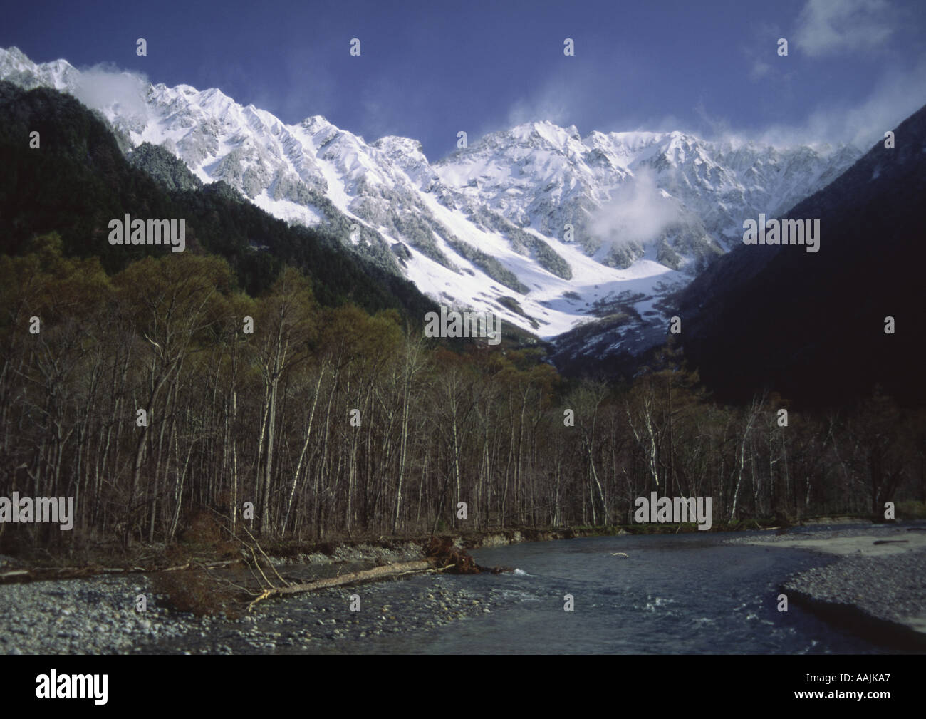 Azusa River und Mt Hotaka Kamikochi Nagano Japan Stockfoto