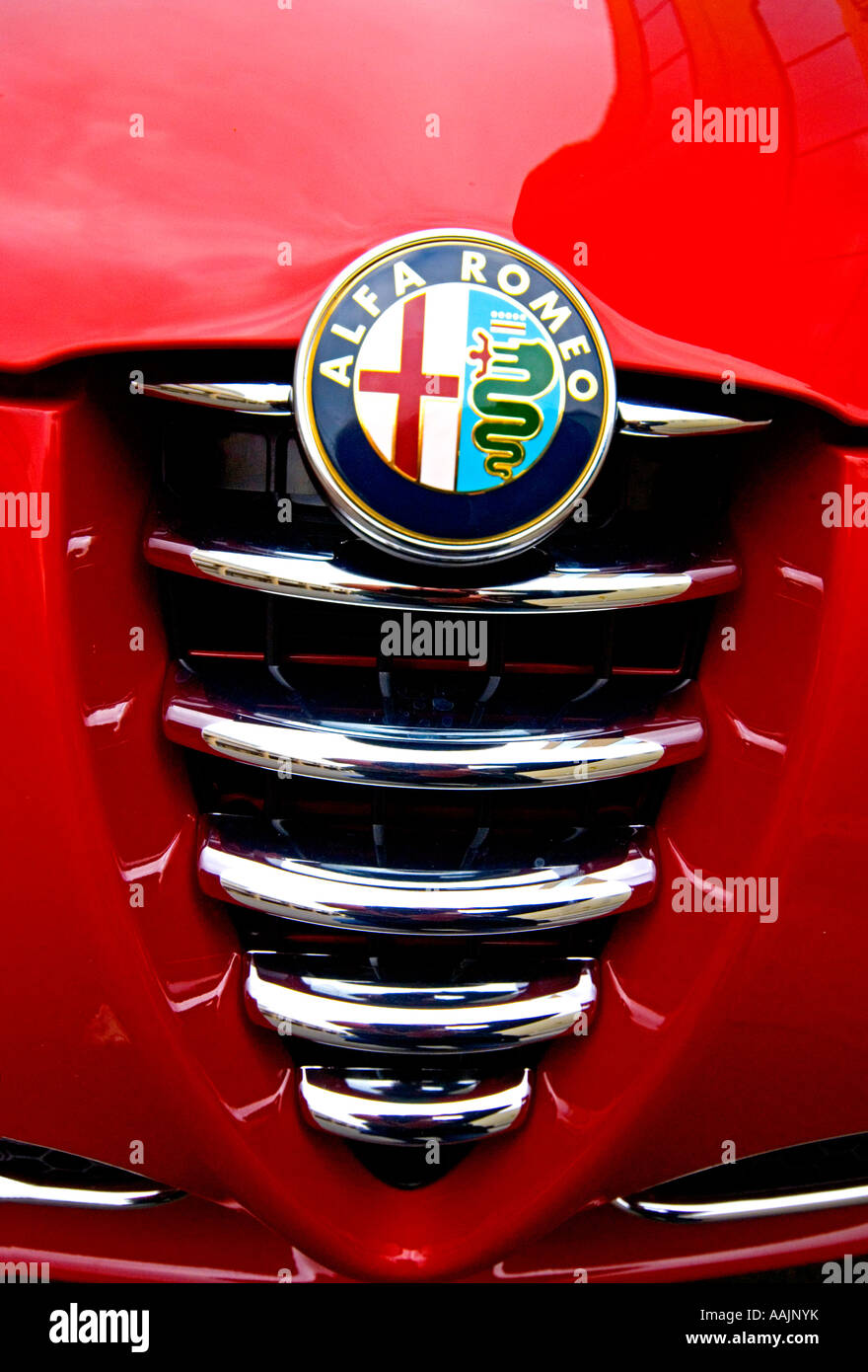 Alfa Romeo Kühlergrill und Abzeichen Stockfoto