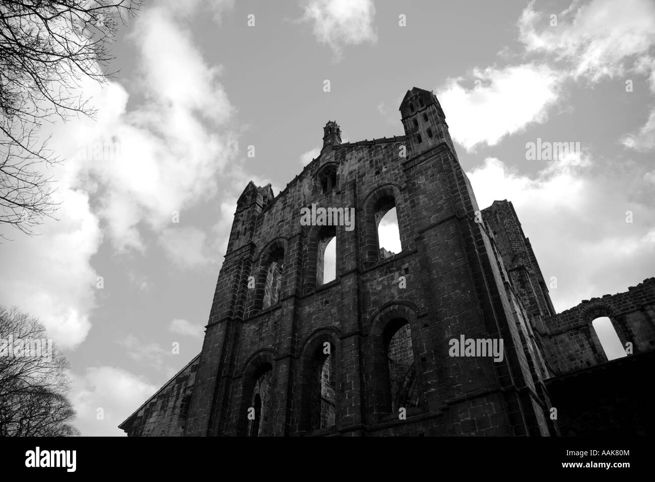 Kirkstall Abbey Silhouette genommen in schwarz / weiß Stockfoto