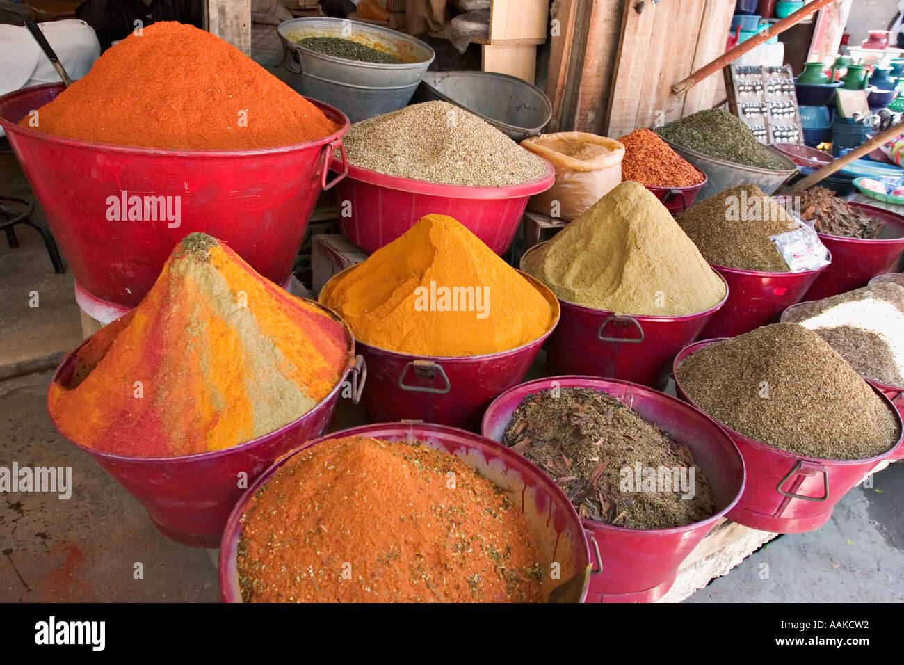 Gewürze am Marktstand in Hassan Abdal, Punjab, Pakistan Stockfoto