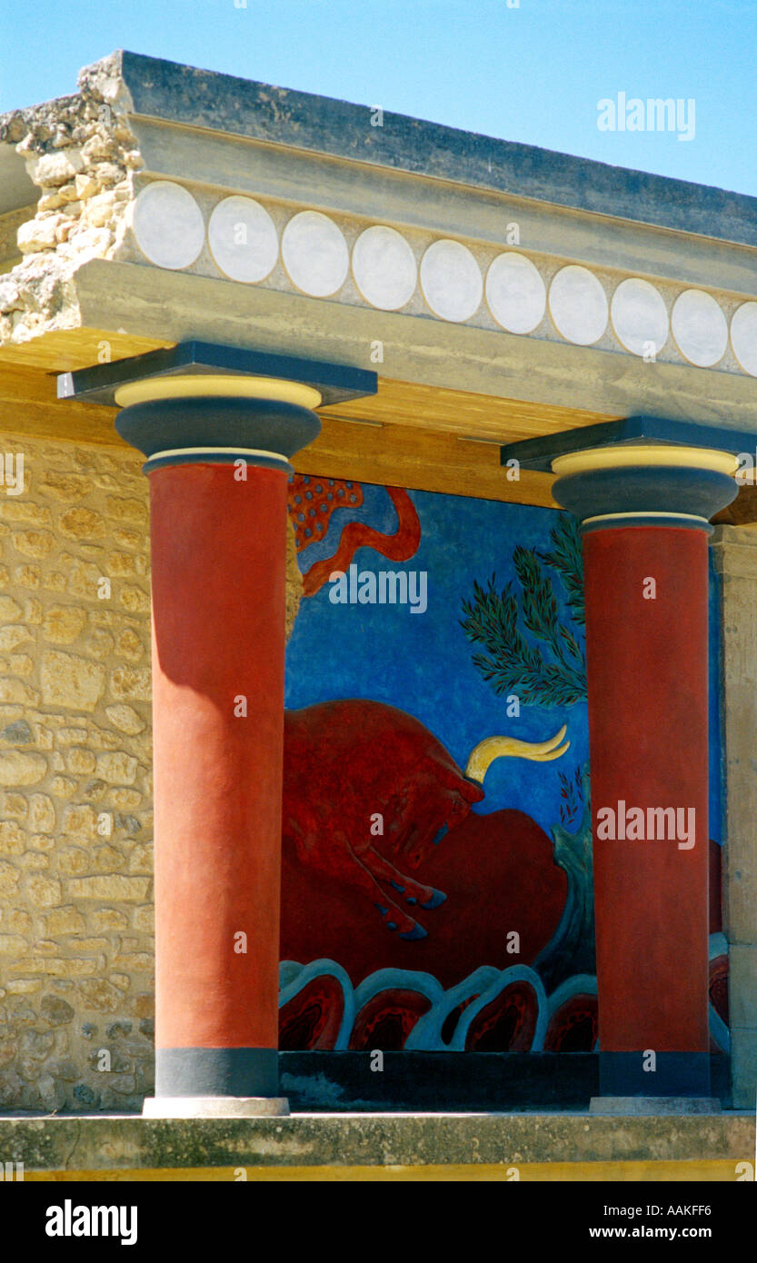 Fresco Wandmalerei des Minotaurus auf der minoische Palast von Knossos Heraklion Kreta Griechenland Europe Stockfoto