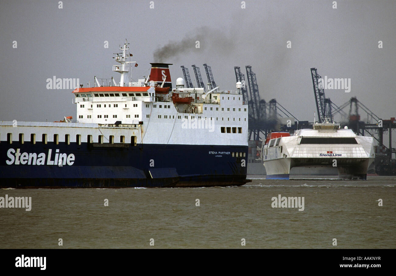 Stena Line Fähren von Harwich Hafen Felixstowe, UK vorbei. Stockfoto