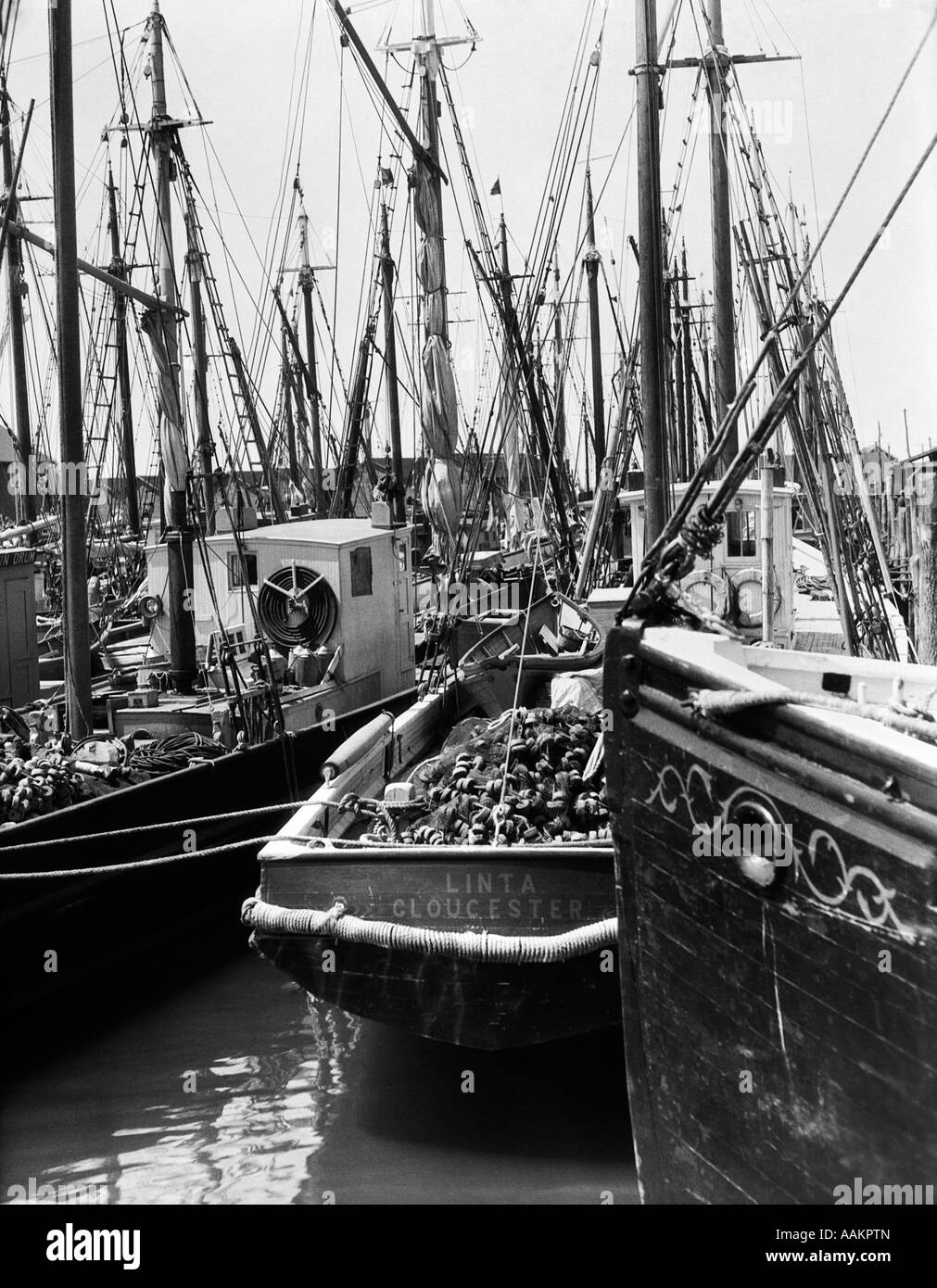 1920S 1930S KOMMERZIELLE FISCHEREI SCHIFFFAHRT SCHIFFE BOOTFAHREN BOOTE