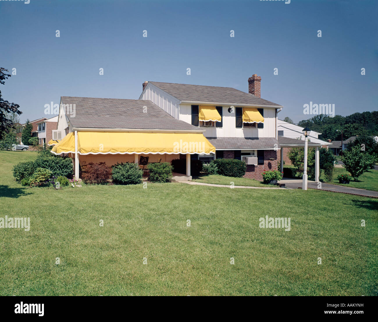 Black Shutters Stockfotos & Black Shutters Bilder - Alamy