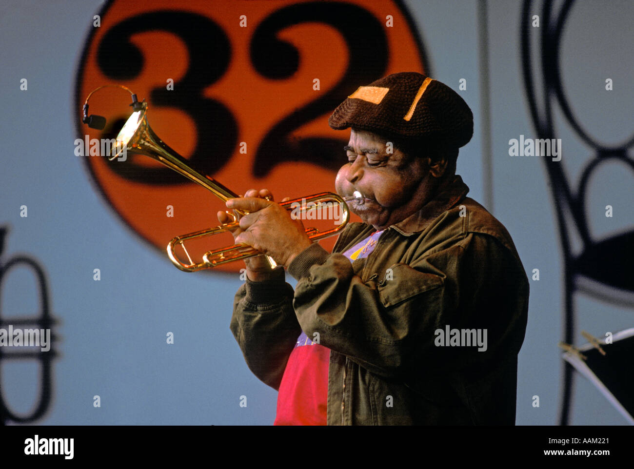 Trompeter Dizzy Gillespie führt auf dem Monterey Jazz Festival Monterey Kalifornien USA Stockfoto