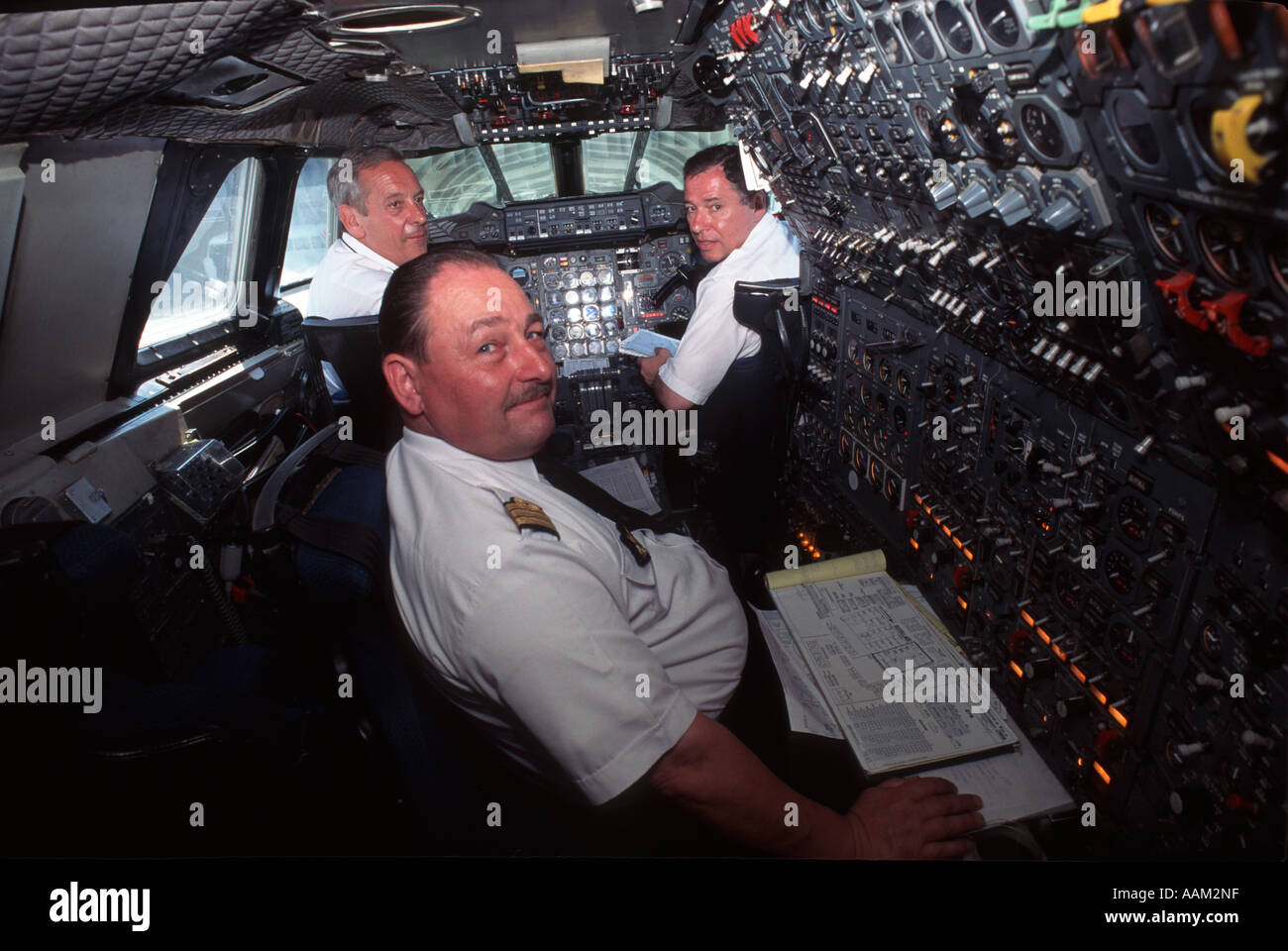 Luftfahrt. Flugkapitän / Concorde schmal Cabina. Airline-Mitarbeiter Stockfoto