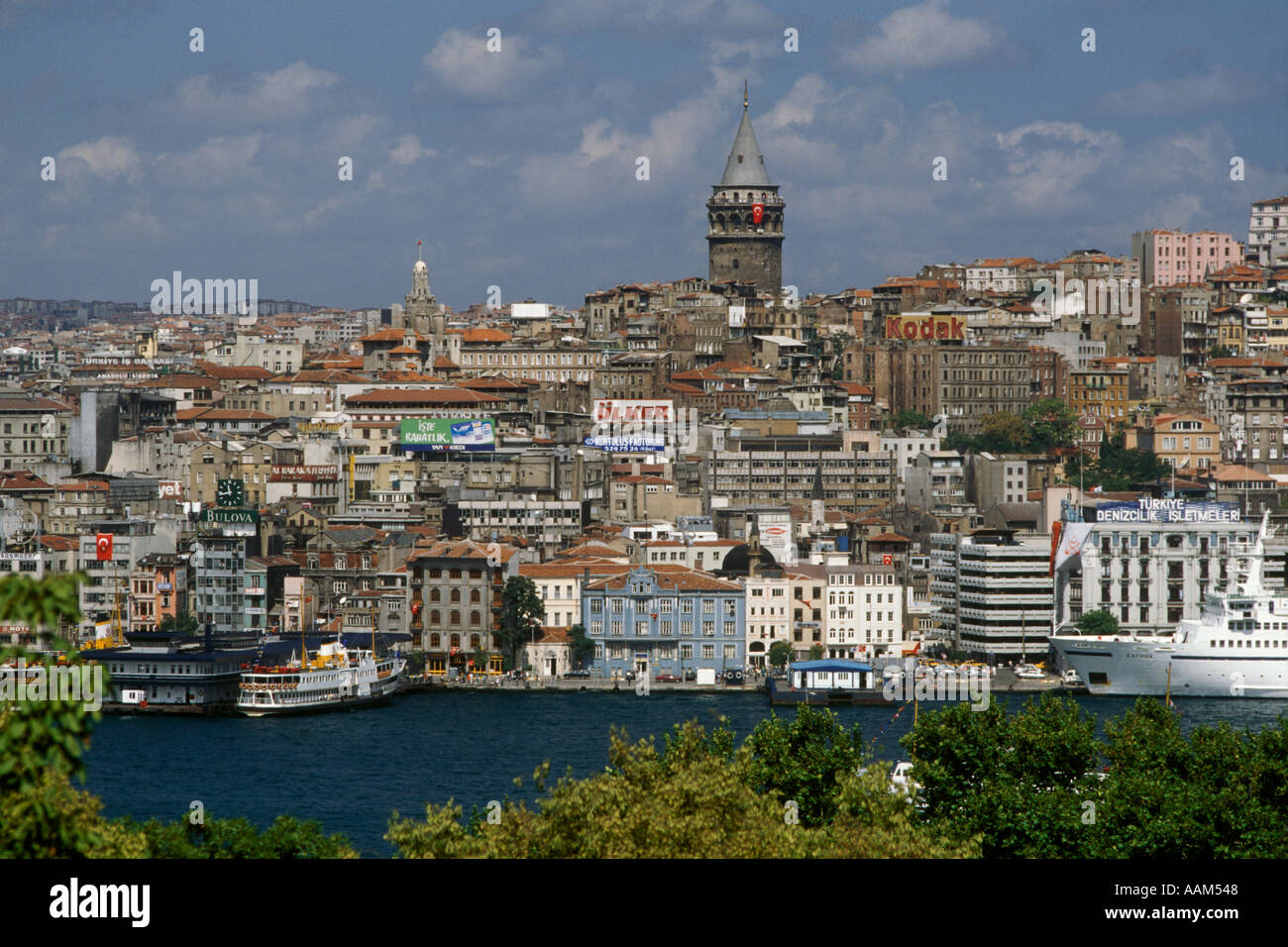 Blick auf Istanbul der Galata-Turm vom Topkapi-Palast Stockfoto