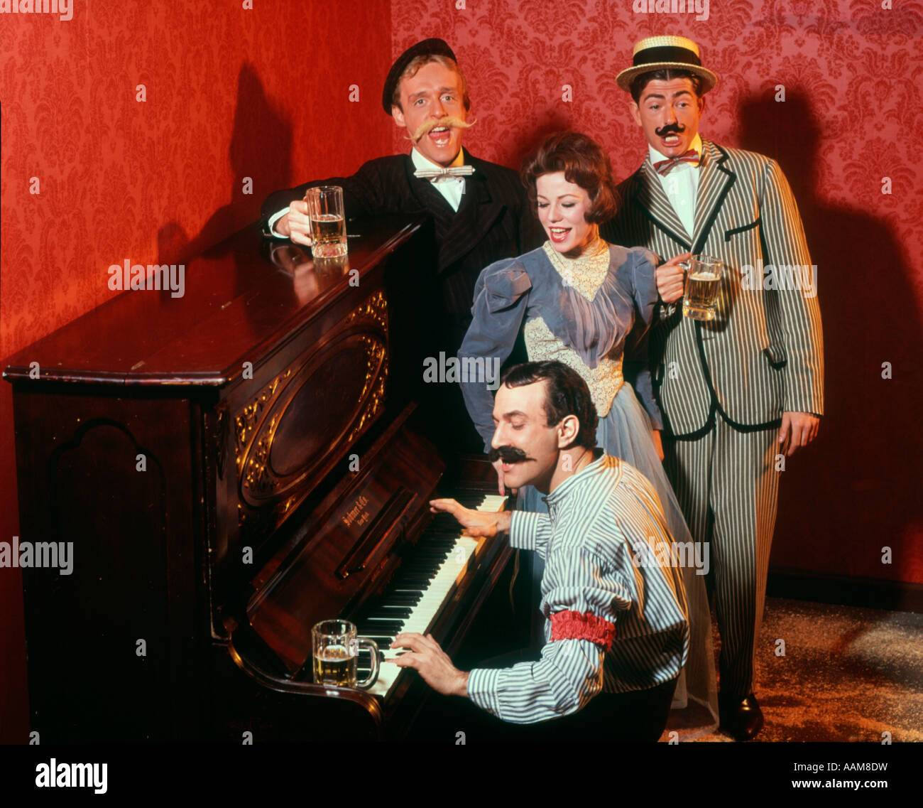 1890 DER 1890ER JAHRE 1900 1900 S HONKY TONK PIANO PLAYER BIER 3 LEUTE ...