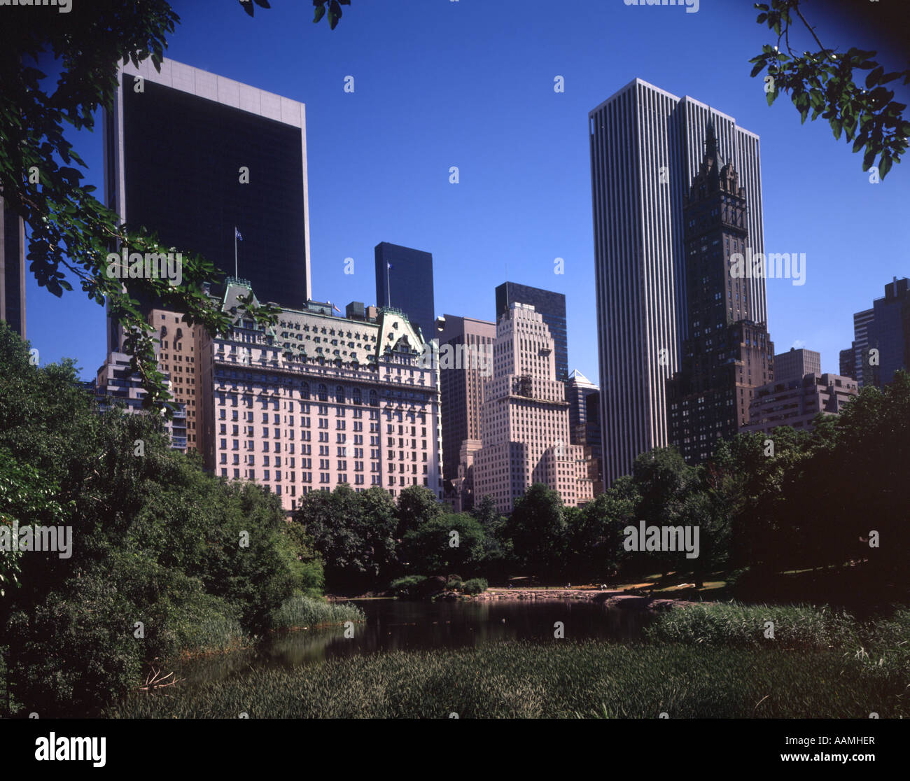 CENTRAL PARK SOUTH UND FIFTH AVENUE SKYLINE NEW YORK CITY NEW YORK Stockfoto